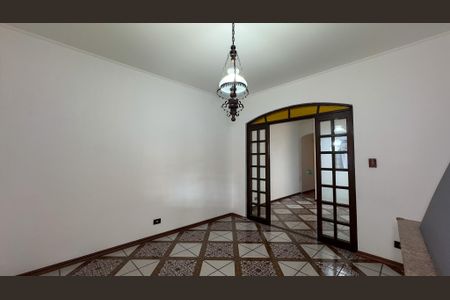 Casa para alugar com 131m², 4 quartos e 2 vagas Casa para alugar com 131m², 4 quartos e 2 vagasSala