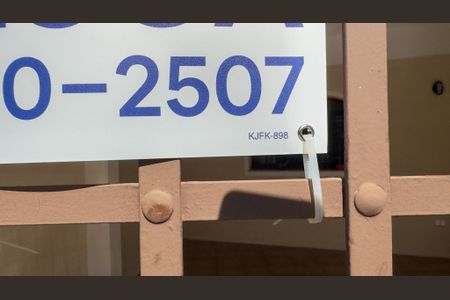 Casa para alugar com 131m², 4 quartos e 2 vagas Casa para alugar com 131m², 4 quartos e 2 vagasFachada