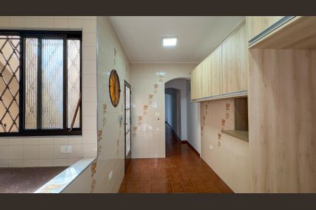 Casa para alugar com 131m², 4 quartos e 2 vagas Casa para alugar com 131m², 4 quartos e 2 vagasCozinha