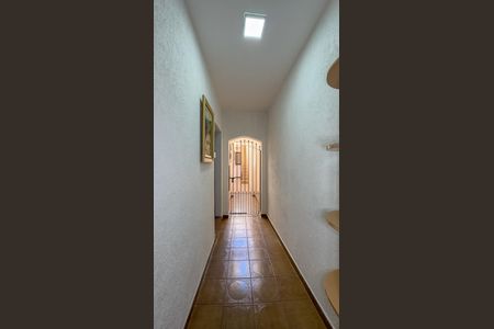 Casa para alugar com 131m², 4 quartos e 2 vagas Casa para alugar com 131m², 4 quartos e 2 vagasCorredor