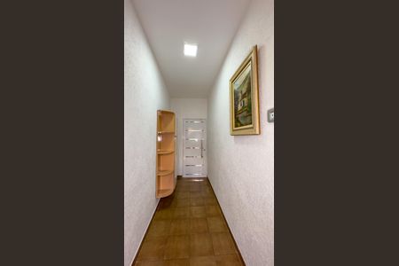 Casa para alugar com 131m², 4 quartos e 2 vagas Casa para alugar com 131m², 4 quartos e 2 vagasCorredor