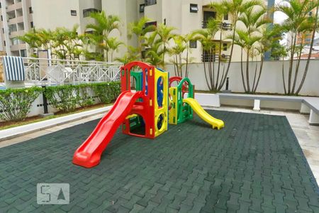 Apartamento à venda com 101m², 4 quartos e 3 vagasÁrea comum - Playground