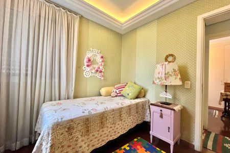 Apartamento à venda com 101m², 4 quartos e 3 vagasQuarto 2