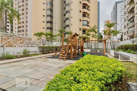 Apartamento à venda com 101m², 4 quartos e 3 vagasÁrea comum - Playground