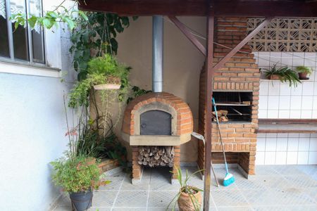 Casa à venda com 218m², 3 quartos e 2 vagasQuintal