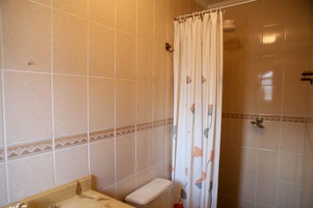 Casa à venda com 218m², 3 quartos e 2 vagasQuarto 2  - Banheiro
