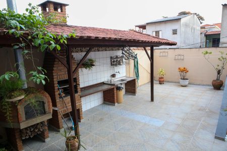Casa à venda com 218m², 3 quartos e 2 vagasQuintal