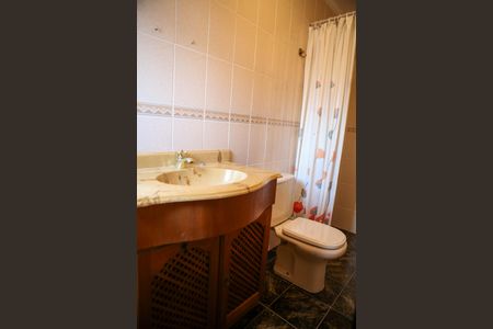 Casa à venda com 218m², 3 quartos e 2 vagasQuarto 2  - Banheiro