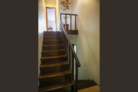 Casa à venda com 218m², 3 quartos e 2 vagasBanheiro