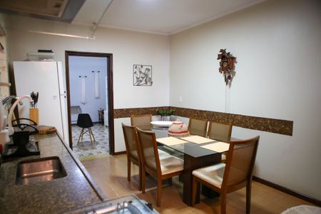 Casa à venda com 218m², 3 quartos e 2 vagasCozinha
