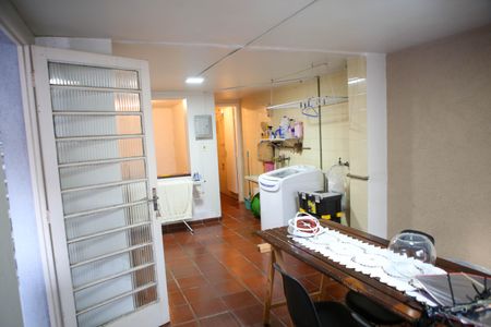 Casa à venda com 218m², 3 quartos e 2 vagasÁrea de Serviço