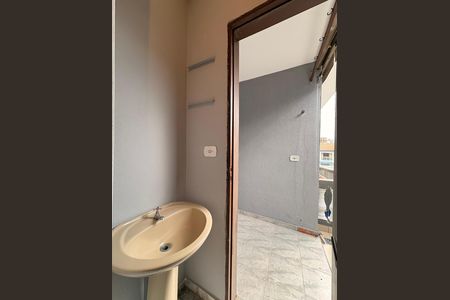 Banheiro de serviço de casa para alugar com 3 quartos, 191m² em Parque das Nações, Santo André
