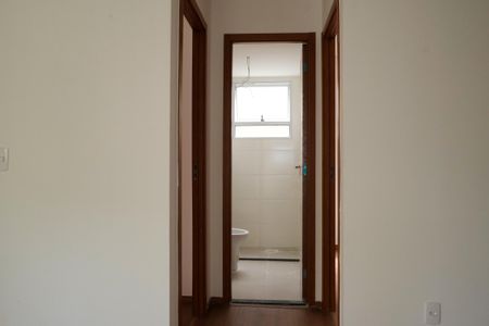 banheiro de apartamento para alugar com 2 quartos, 23m² em Jardim Alvorada, Nova Iguaçu