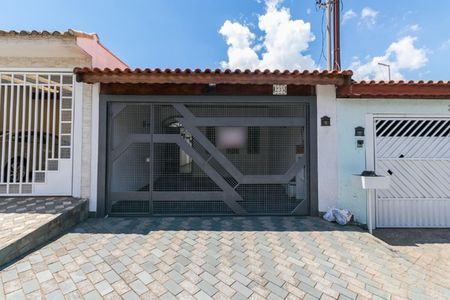 Casa para alugar com 122m², 2 quartos e 2 vagasFachada