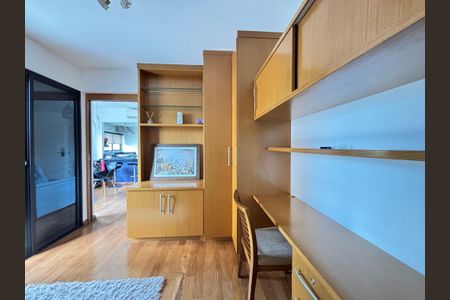 Apartamento para alugar com 81m², 2 quartos e 2 vagasSuíte