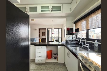 Apartamento para alugar com 81m², 2 quartos e 2 vagasCozinha