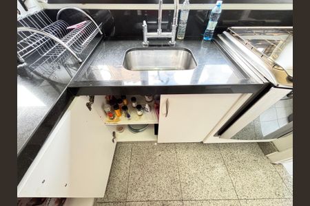 Apartamento para alugar com 81m², 2 quartos e 2 vagasCozinha