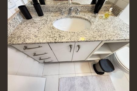 Apartamento para alugar com 81m², 2 quartos e 2 vagasBanheiro da Suíte