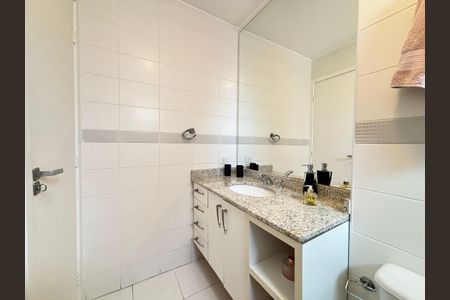 Apartamento para alugar com 81m², 2 quartos e 2 vagasBanheiro da Suíte