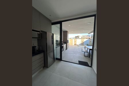 Cozinha de casa de condomínio para alugar com 3 quartos, 250m² em CAJURU, Sorocaba