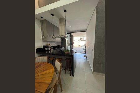 Cozinha de casa de condomínio para alugar com 3 quartos, 250m² em CAJURU, Sorocaba