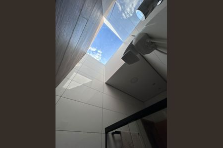 Casa de condomínio para alugar com 250m², 3 quartos e 4 vagas Casa de condomínio para alugar com 250m², 3 quartos e 4 vagasBanheiro