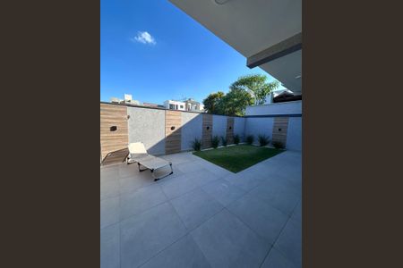 Casa de condomínio para alugar com 250m², 3 quartos e 4 vagas Casa de condomínio para alugar com 250m², 3 quartos e 4 vagasÁrea externa