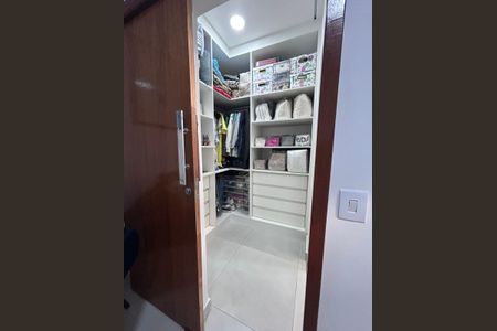 Casa de condomínio para alugar com 250m², 3 quartos e 4 vagas Casa de condomínio para alugar com 250m², 3 quartos e 4 vagasQuarto