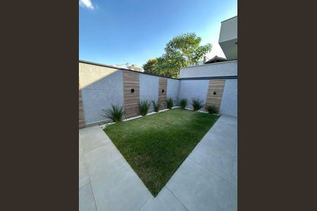 Casa de condomínio para alugar com 250m², 3 quartos e 4 vagas Casa de condomínio para alugar com 250m², 3 quartos e 4 vagasÁrea externa