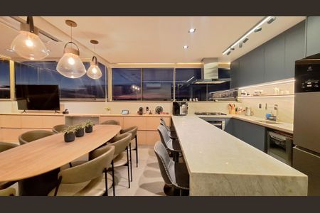 Apartamento à venda com 140m², 3 quartos e 2 vagas Apartamento à venda com 140m², 3 quartos e 2 vagasSala/Cozinha