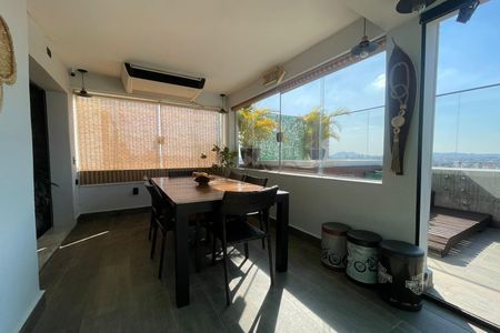 Apartamento à venda com 152m², 2 quartos e 2 vagasÁrea externa