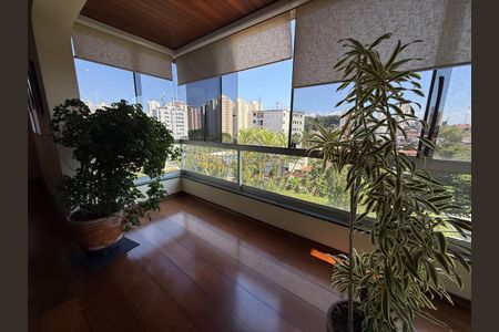 Apartamento à venda com 156m², 4 quartos e 3 vagasFoto 02
