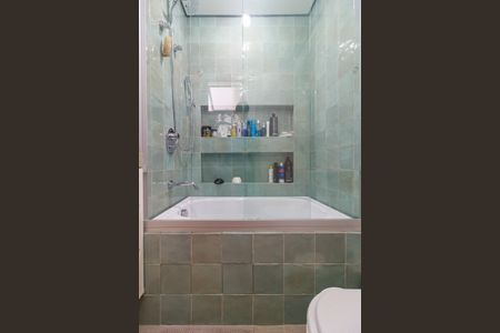 Apartamento à venda com 80m², 2 quartos e 1 vagaSuíte - Banheiro