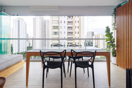 Apartamento à venda com 80m², 2 quartos e 1 vagaSala - Varanda