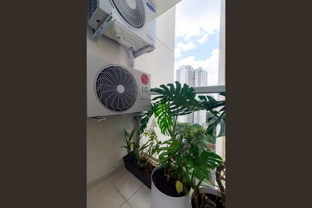 Apartamento à venda com 80m², 2 quartos e 1 vagaSuíte - Varanda