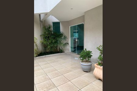 Casa à venda com 4 quartos, 400m² em Jardim Avelino, São Paulo