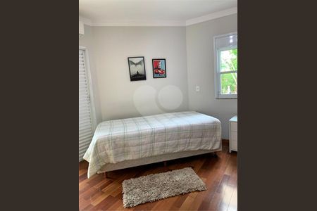 Casa à venda com 4 quartos, 400m² em Jardim Avelino, São Paulo