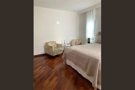 Casa à venda com 4 quartos, 400m² em Jardim Avelino, São Paulo
