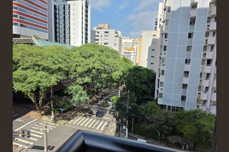 Apartamento para alugar com 37m², 1 quarto e 1 vagaVaranda