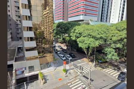 Apartamento para alugar com 37m², 1 quarto e 1 vagaVista da varanda