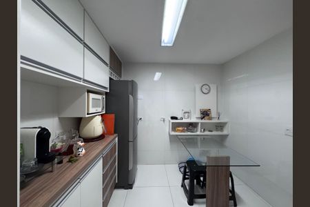 Apartamento à venda com 186m², 4 quartos e 2 vagasCozinha e Área de Serviço