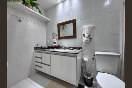Apartamento à venda com 186m², 4 quartos e 2 vagasSuíte 1 - Banheiro