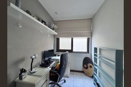 Apartamento à venda com 186m², 4 quartos e 2 vagasQuarto 