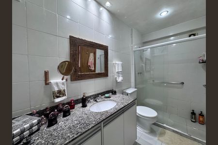Apartamento à venda com 186m², 4 quartos e 2 vagasSuíte 1 - Banheiro
