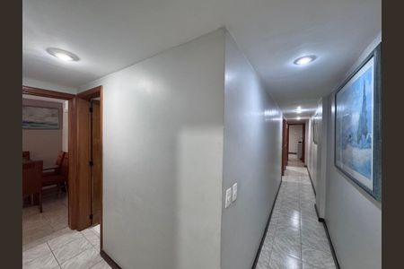 Apartamento à venda com 186m², 4 quartos e 2 vagasCorredor