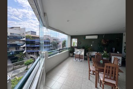 Apartamento à venda com 186m², 4 quartos e 2 vagasVaranda