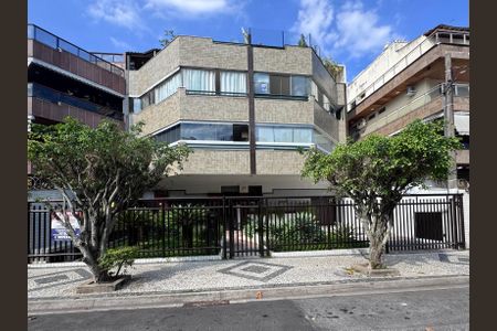 Apartamento à venda com 186m², 4 quartos e 2 vagasFachada