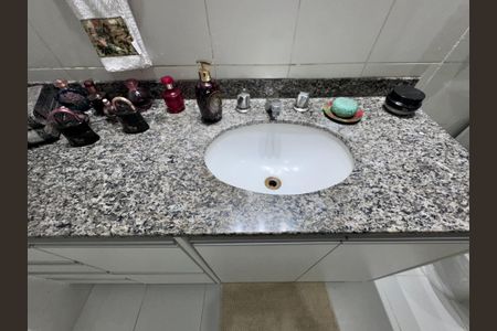 Apartamento à venda com 186m², 4 quartos e 2 vagasSuíte 1 - Banheiro