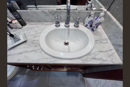 Apartamento à venda com 186m², 4 quartos e 2 vagasBanheiro Social