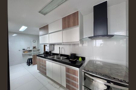 Apartamento à venda com 186m², 4 quartos e 2 vagasCozinha e Área de Serviço